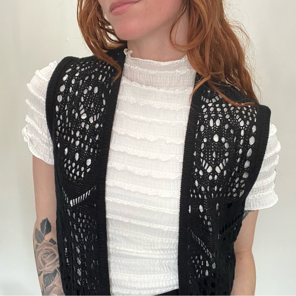 Black XS sleeveless crochet knit cardigan vest
